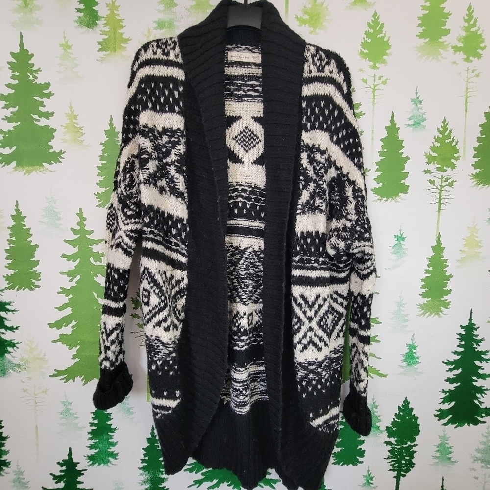 Abercrombie & Fitch Open Front Cardigan Sweater.